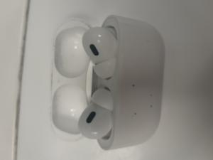 CS1694/2025 White AirPods